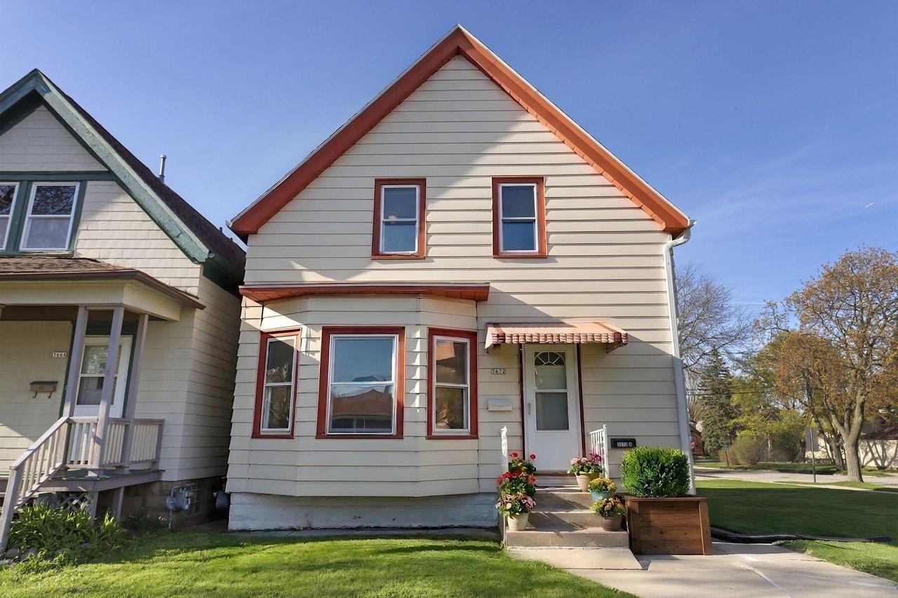3672 E Hammond Ave, Cudahy, WI 53110
