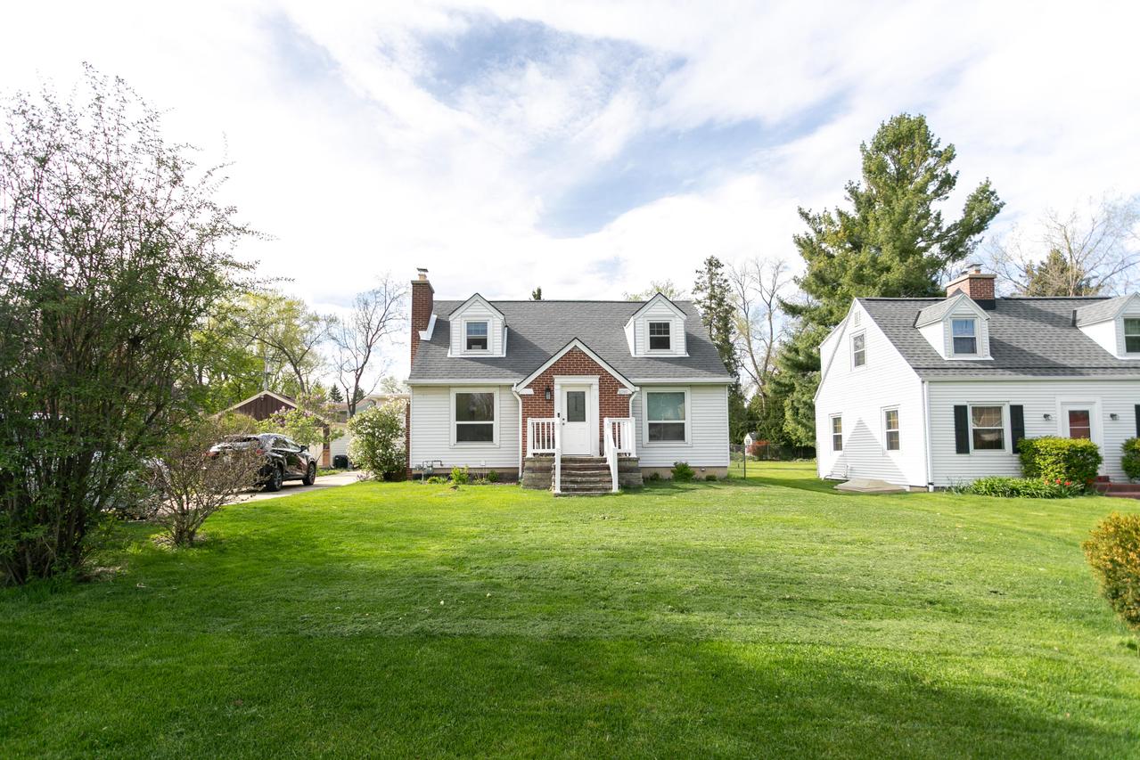 10540 W Spring Green, Greenfield, WI 53228