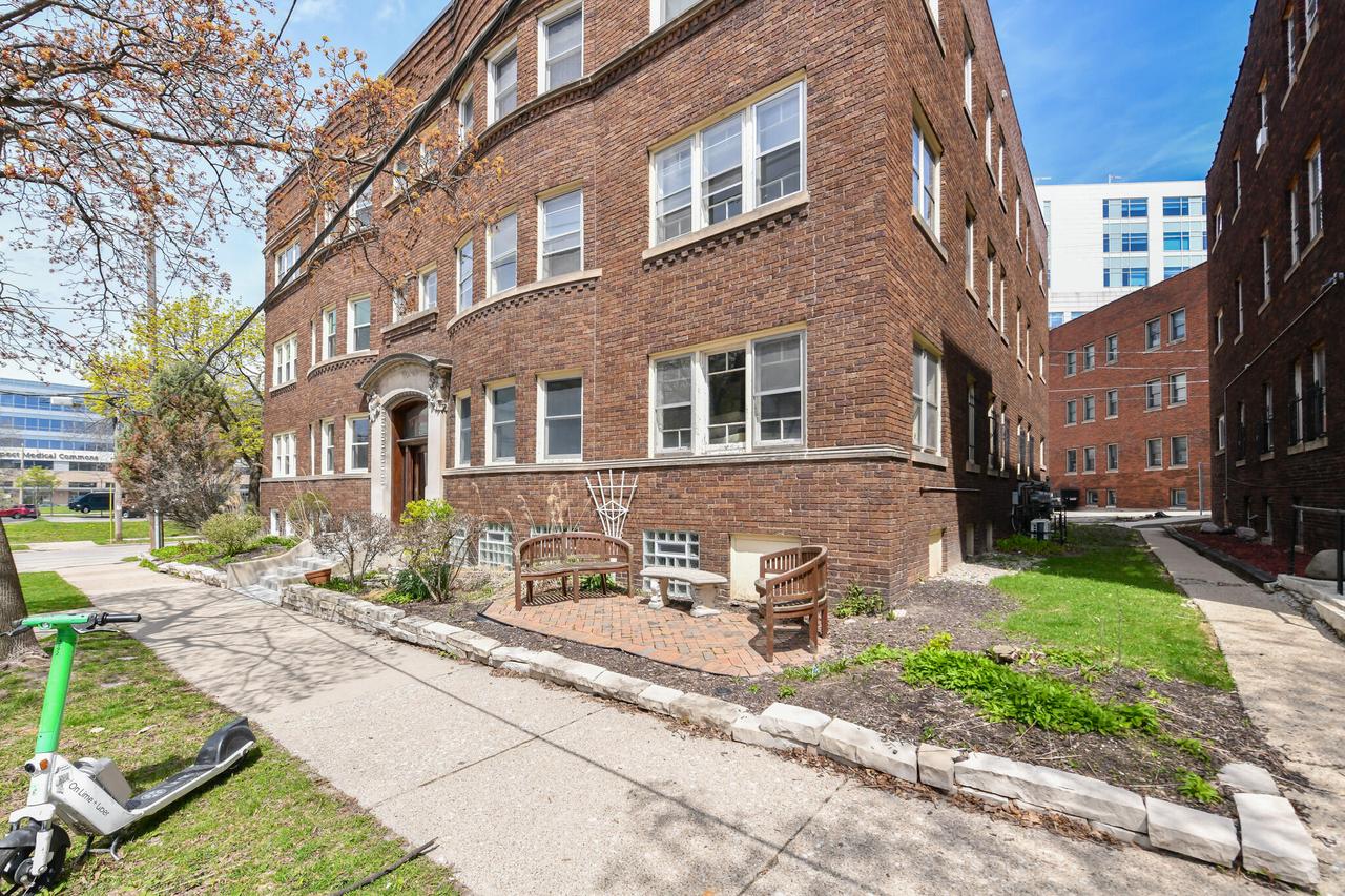 2302 E Wyoming Pl #D, Milwaukee, WI 53202