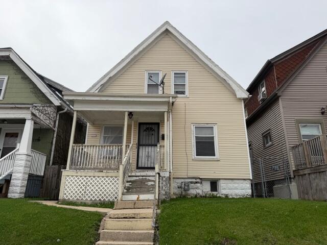 3357 N Holton St, Milwaukee, WI 53212