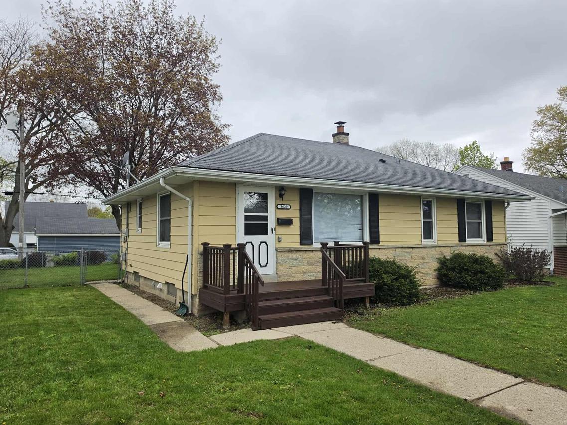 3629 N 97th Pl, Milwaukee, WI 53222