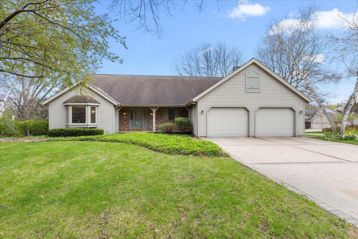 N95W7155 Coventry Ct, Cedarburg, WI 53012