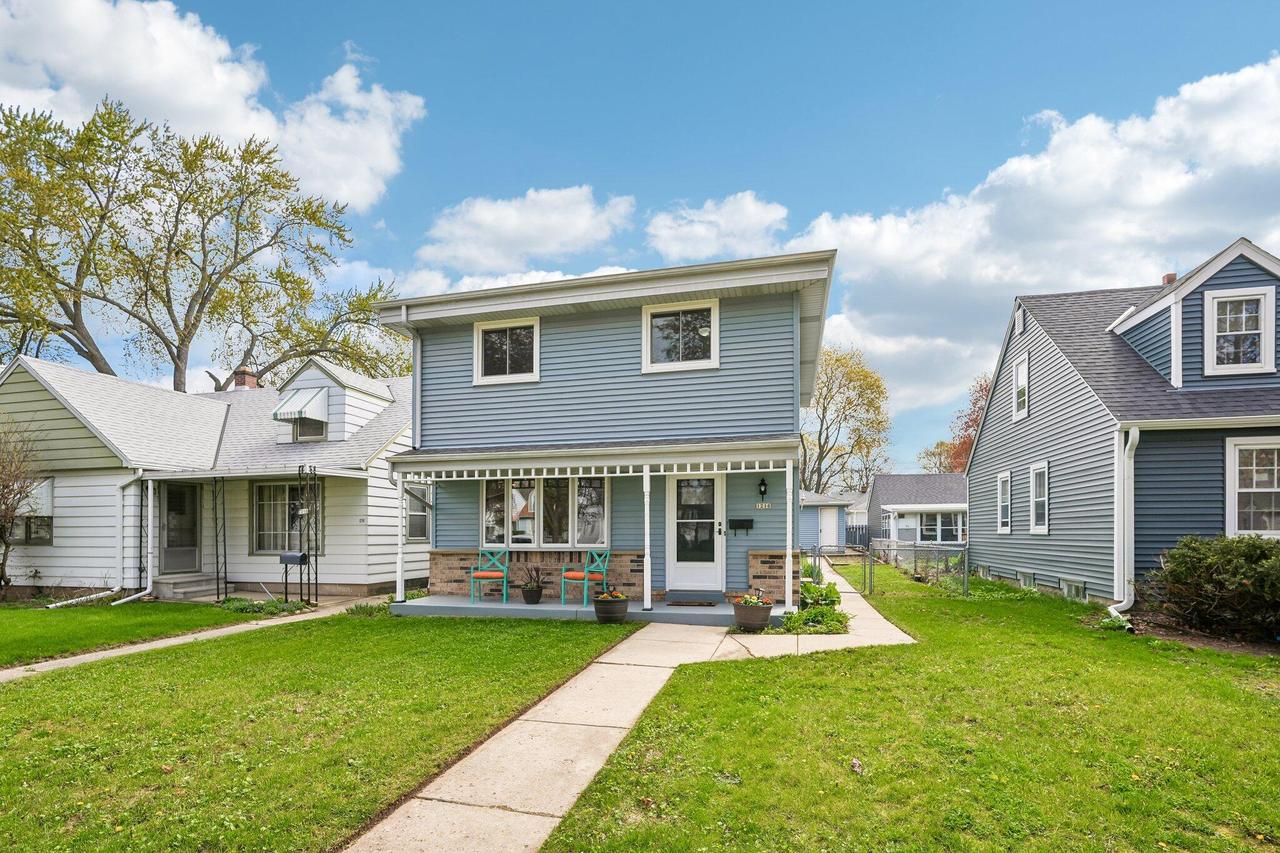 1216 S 114th St, West Allis, WI 53214