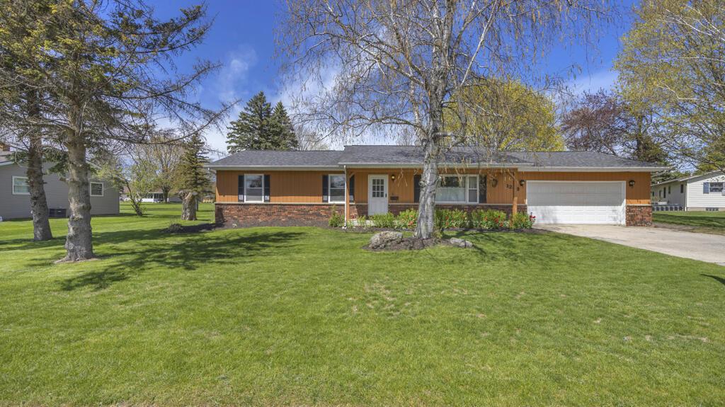 1208 Emerson Ave, Howards Grove, WI 53083