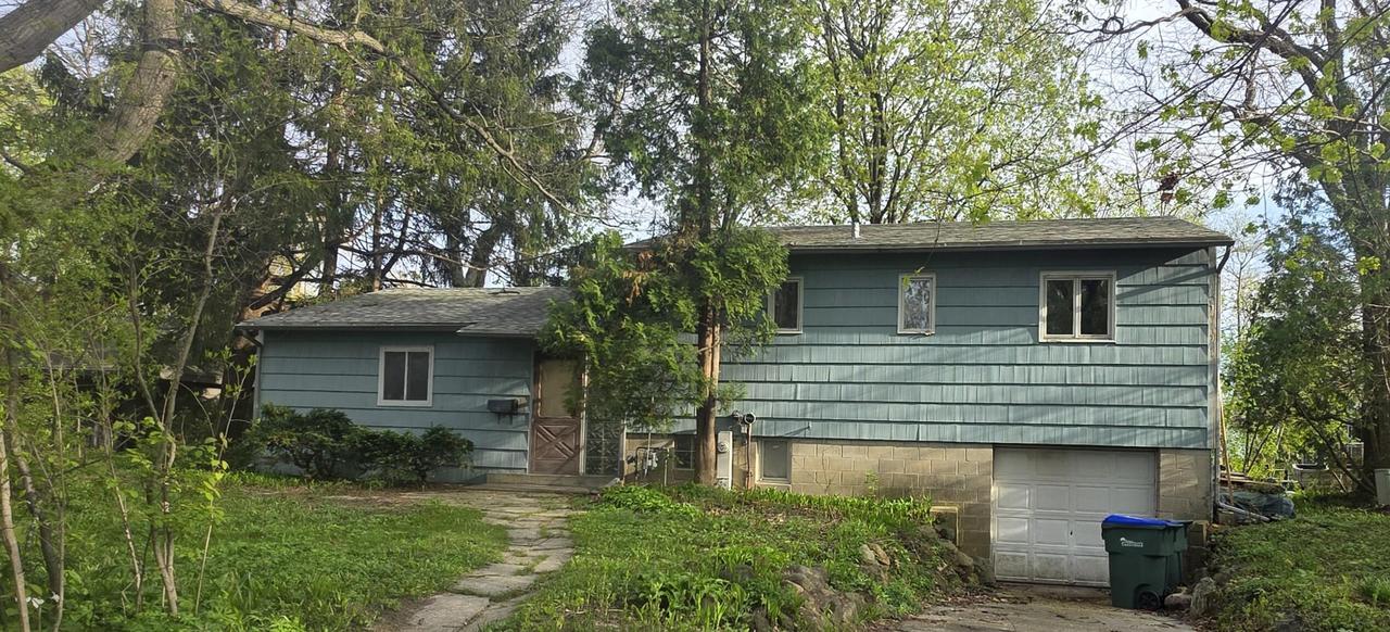 6305 Catalpa St, Greendale, WI 53129