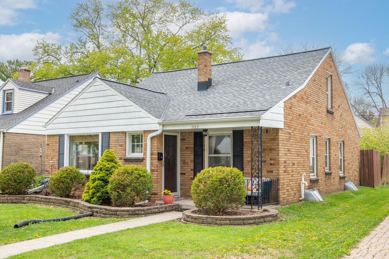3263 N 80th St, Milwaukee, WI 53222