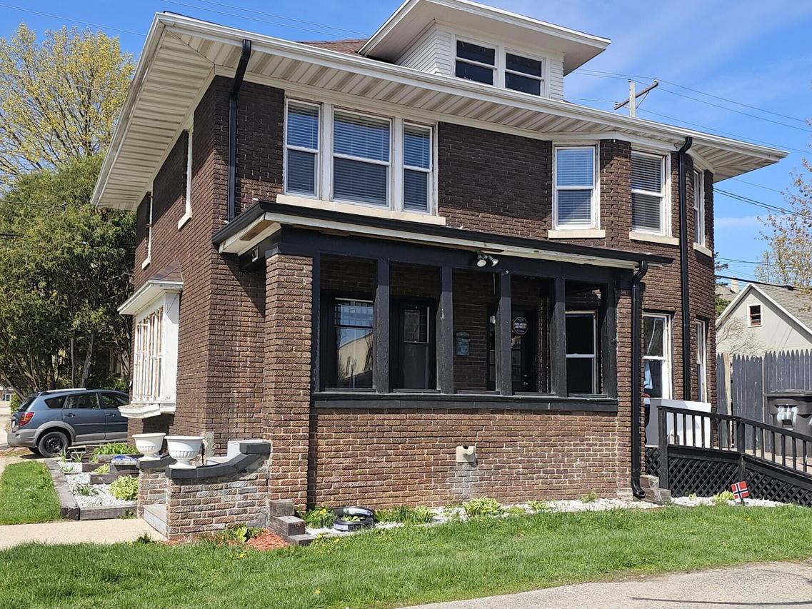 217 S Fourth St, Stoughton, WI 53589