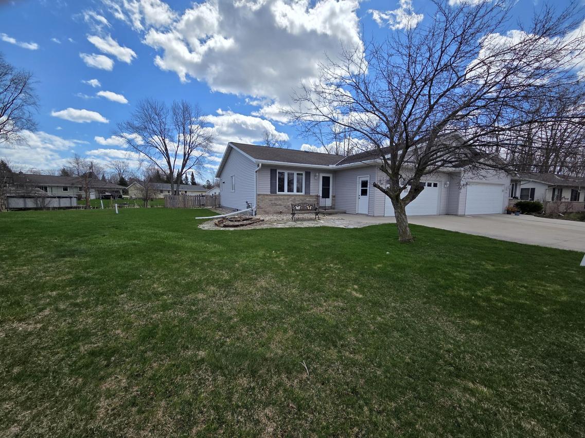 2209 Virginia Dr, Manitowoc, WI 54220