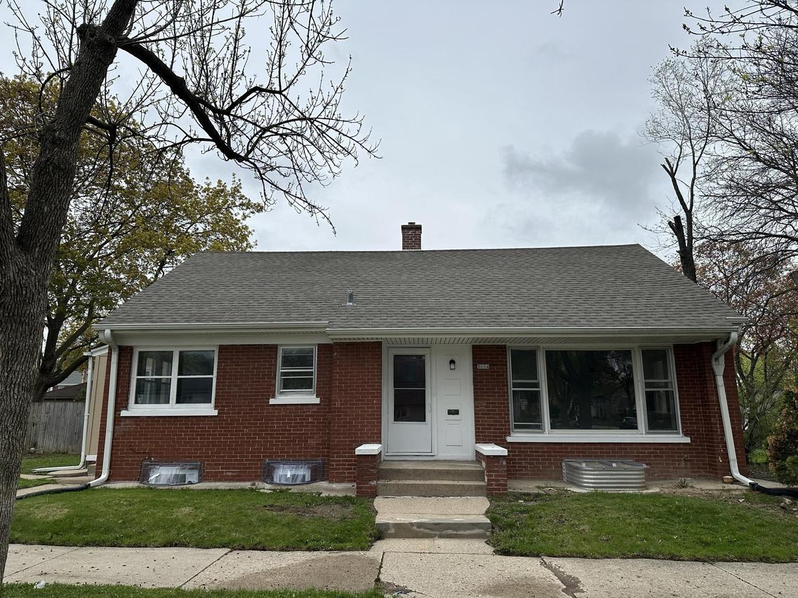 5004 W Nash St, Milwaukee, WI 53216