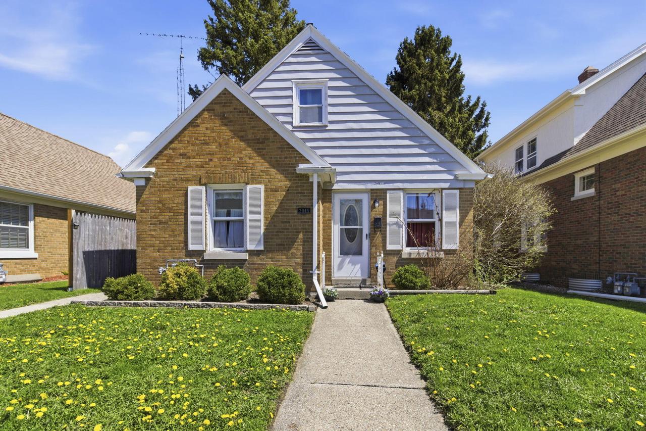 2045 Quincy Ave, Racine, WI 53403