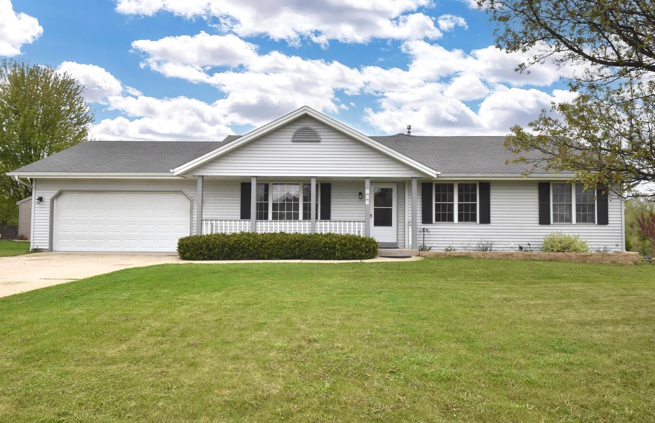 102 Mill Ave, Union Grove, WI 53182