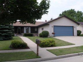 8114 62nd Ave, Kenosha, WI 53142