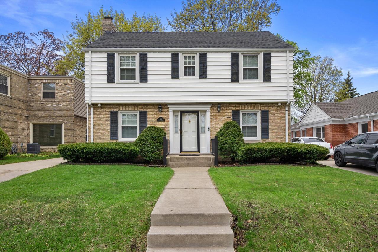 722 Orchard St, Racine, WI 53405