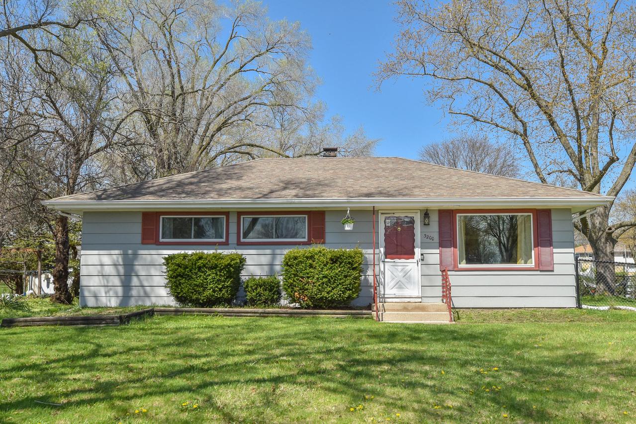 3200 W Birchwood Ave, Milwaukee, WI 53221