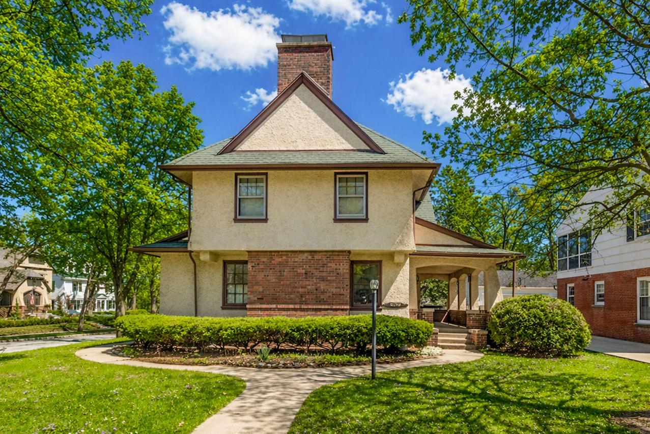 836 N 67th St, Wauwatosa, WI 53213