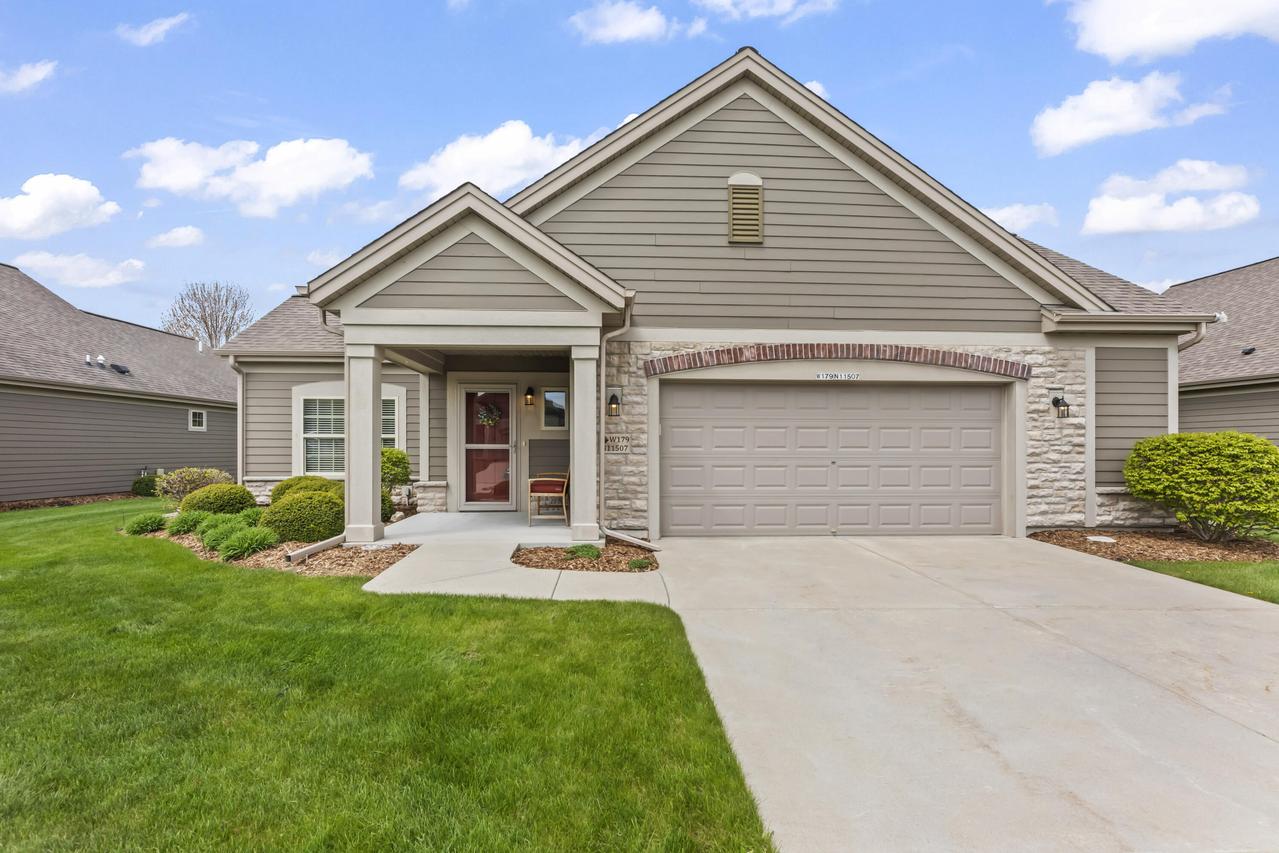 W179N11507 Blackstone Cir, Germantown, WI 53022