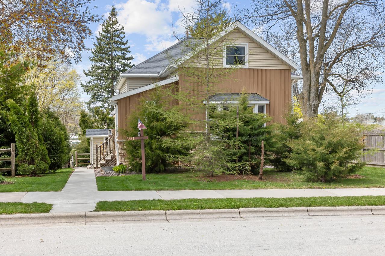 2223 Jackson St, New Holstein, WI 53061