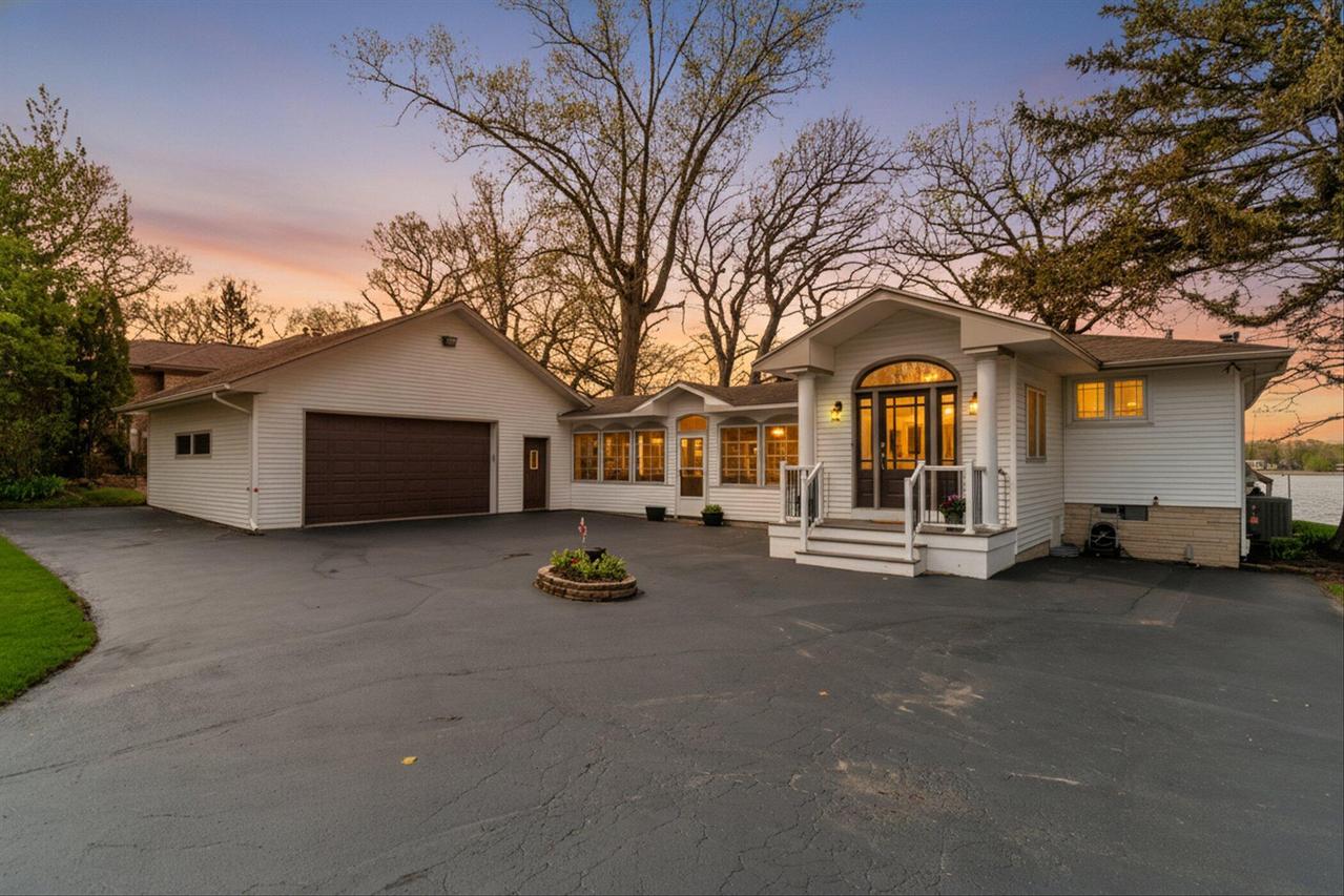 12718 229th Ave, Salem Lakes, WI 53104