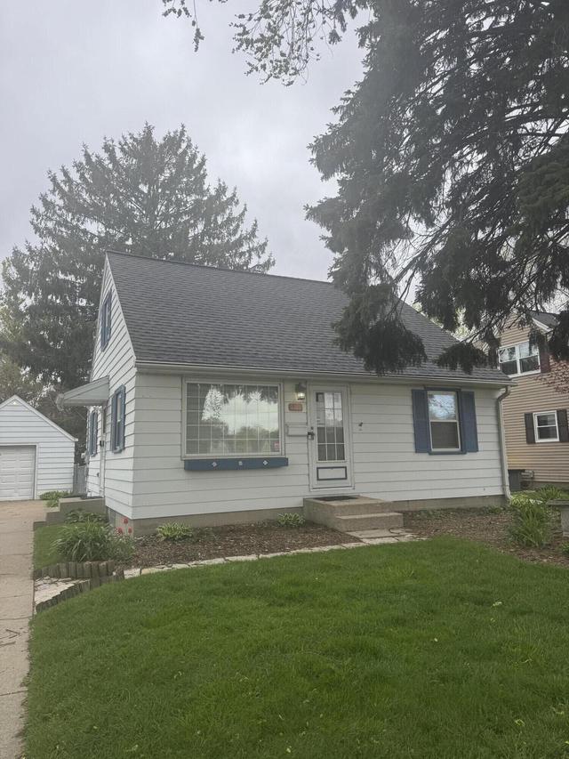 1111 S 110th St, West Allis, WI 53214