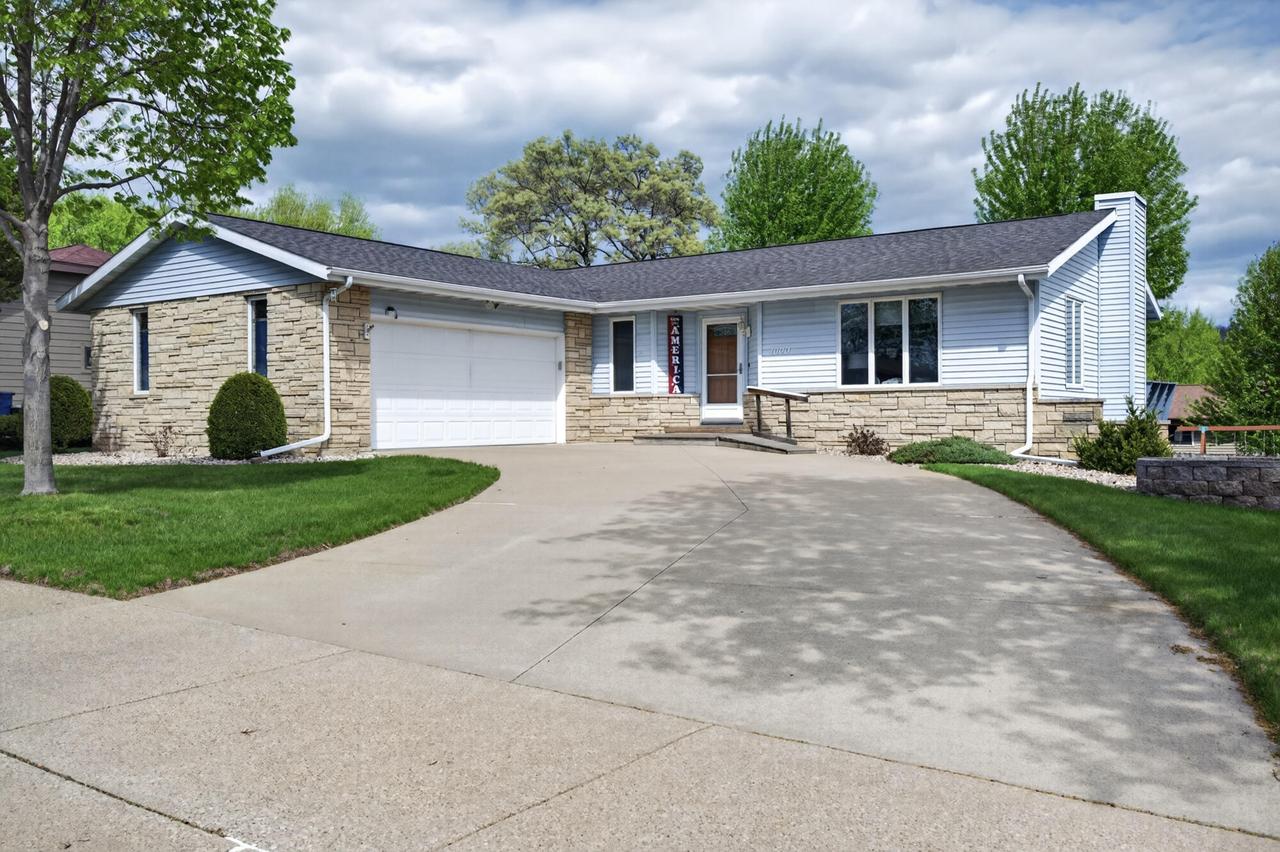 1000 Oak Ave, Onalaska, WI 54650