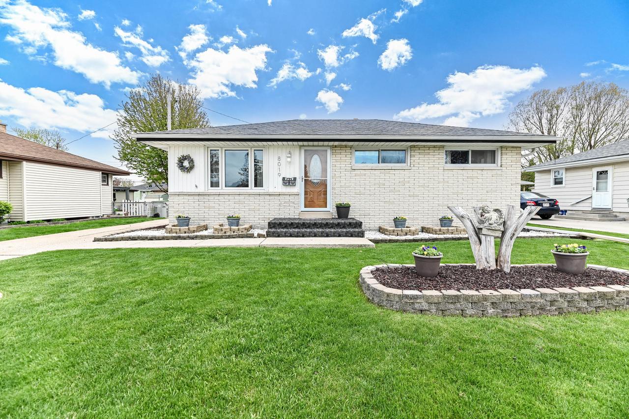 8019 W Norwich St, Milwaukee, WI 53220