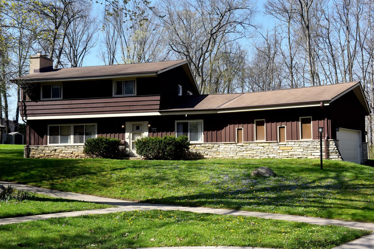 5864 Ramona Dr, Greendale, WI 53129