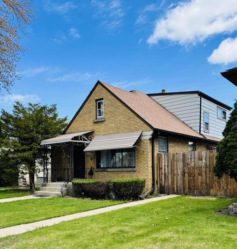 3140 S 28th St, Milwaukee, WI 53215