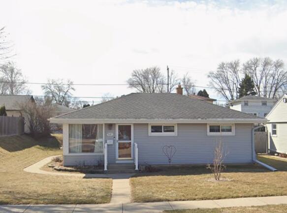 3467 E Howard Ave, Saint Francis, WI 53235