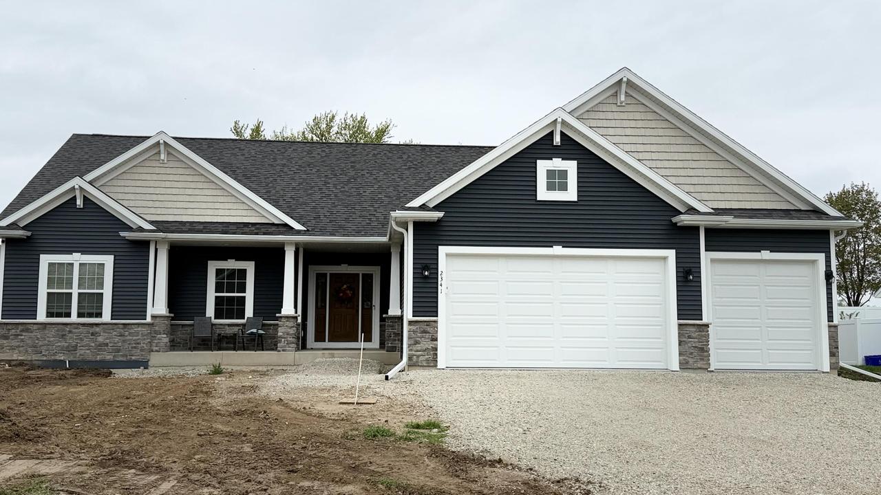 2341 Stonegate Rd, Burlington, WI 53105