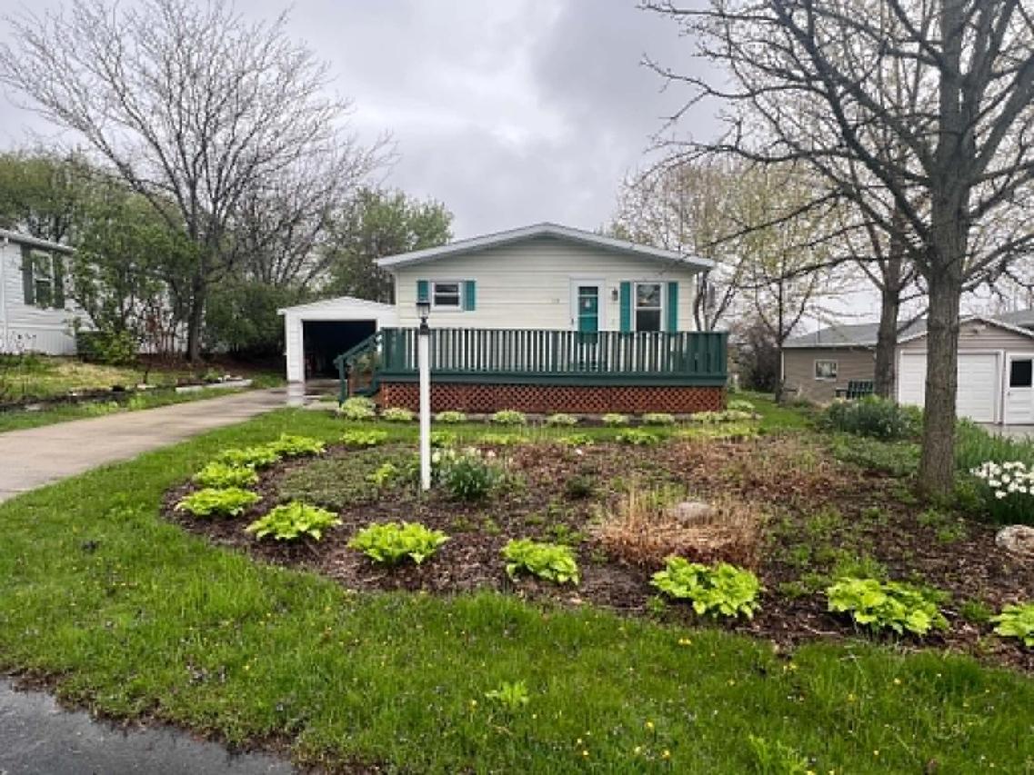 133 Serenity Oaks Ter, Lebanon, WI 53098