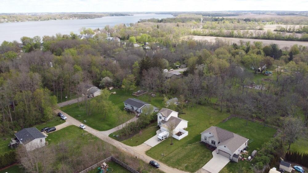N2392 Mildred St, Walworth, WI 53115
