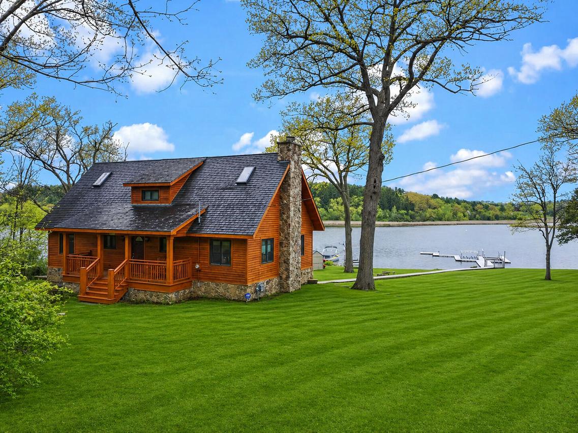 N6993 Oakwood Rd, Richmond, WI 53190