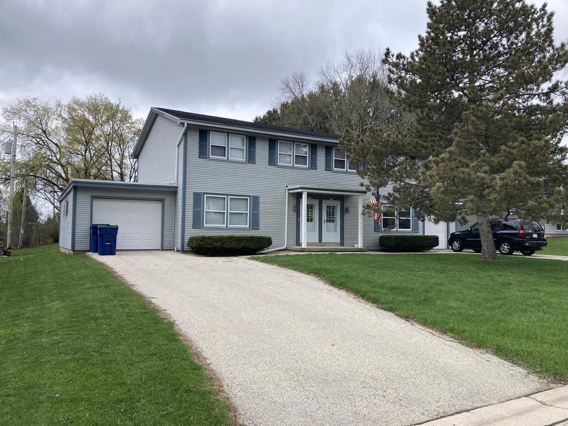 213 Summit Dr #215, Fredonia, WI 53021