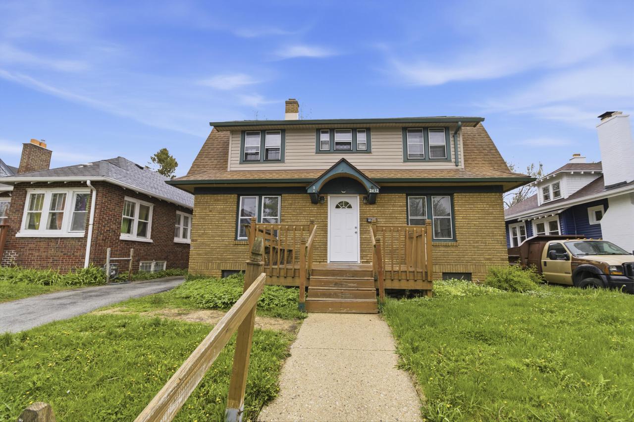 2432 N 55th St, Milwaukee, WI 53210