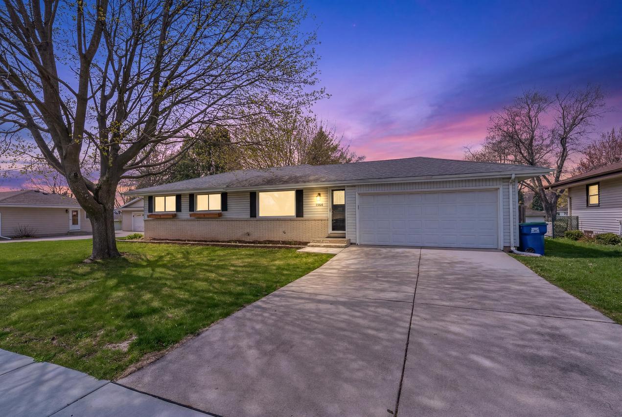 1566 Scott Rd, Port Washington, WI 53074