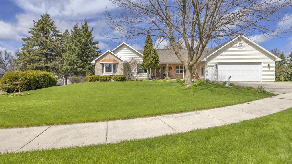 428 Sandstone Ter, Kiel, WI 53042