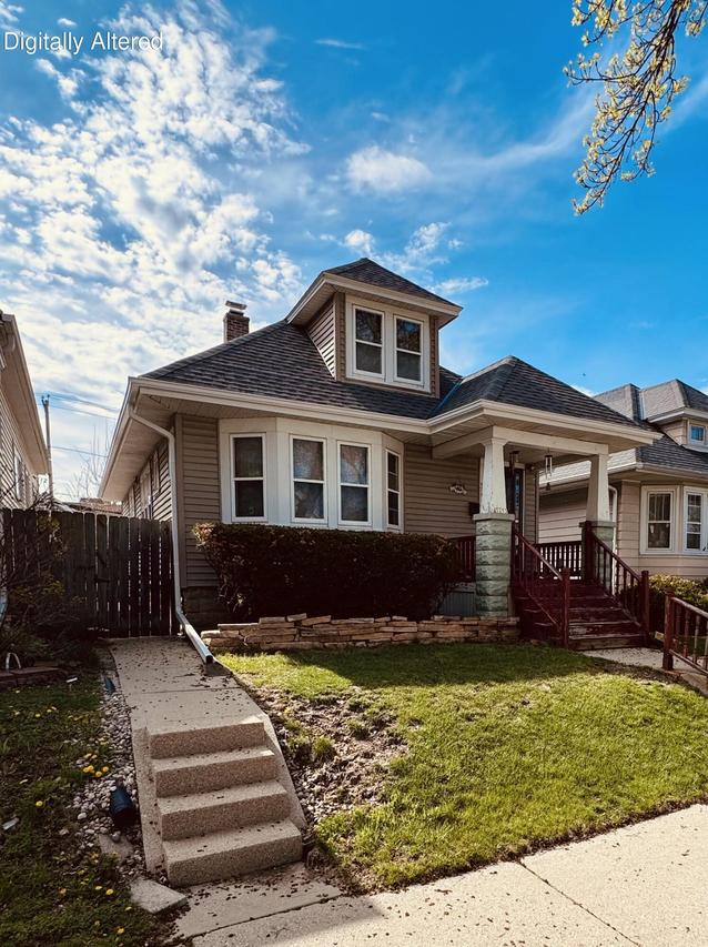 3253 S 15th St, Milwaukee, WI 53215