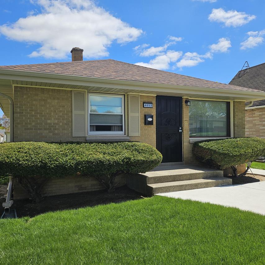 4052 N 87th St, Milwaukee, WI 53222