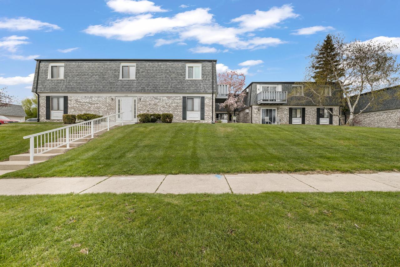 1700 Creek Rd #204, West Bend, WI 53090