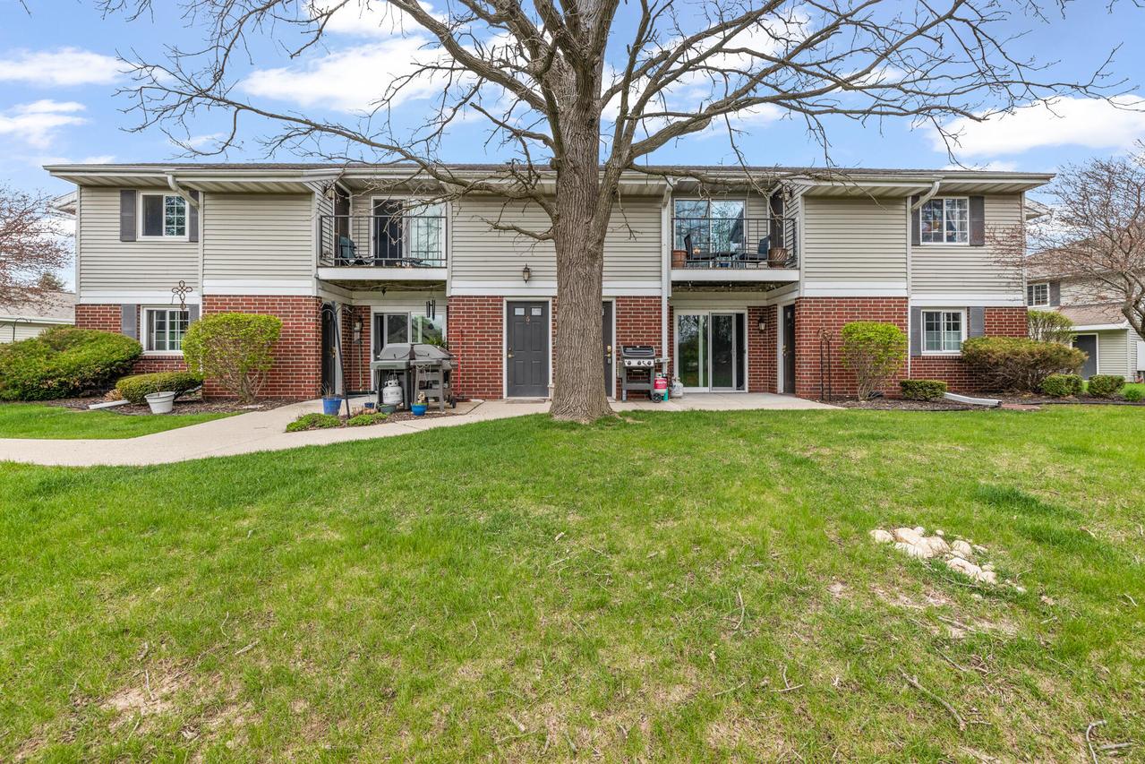 N110W16867 Ashbury Cir #7, Germantown, WI 53022