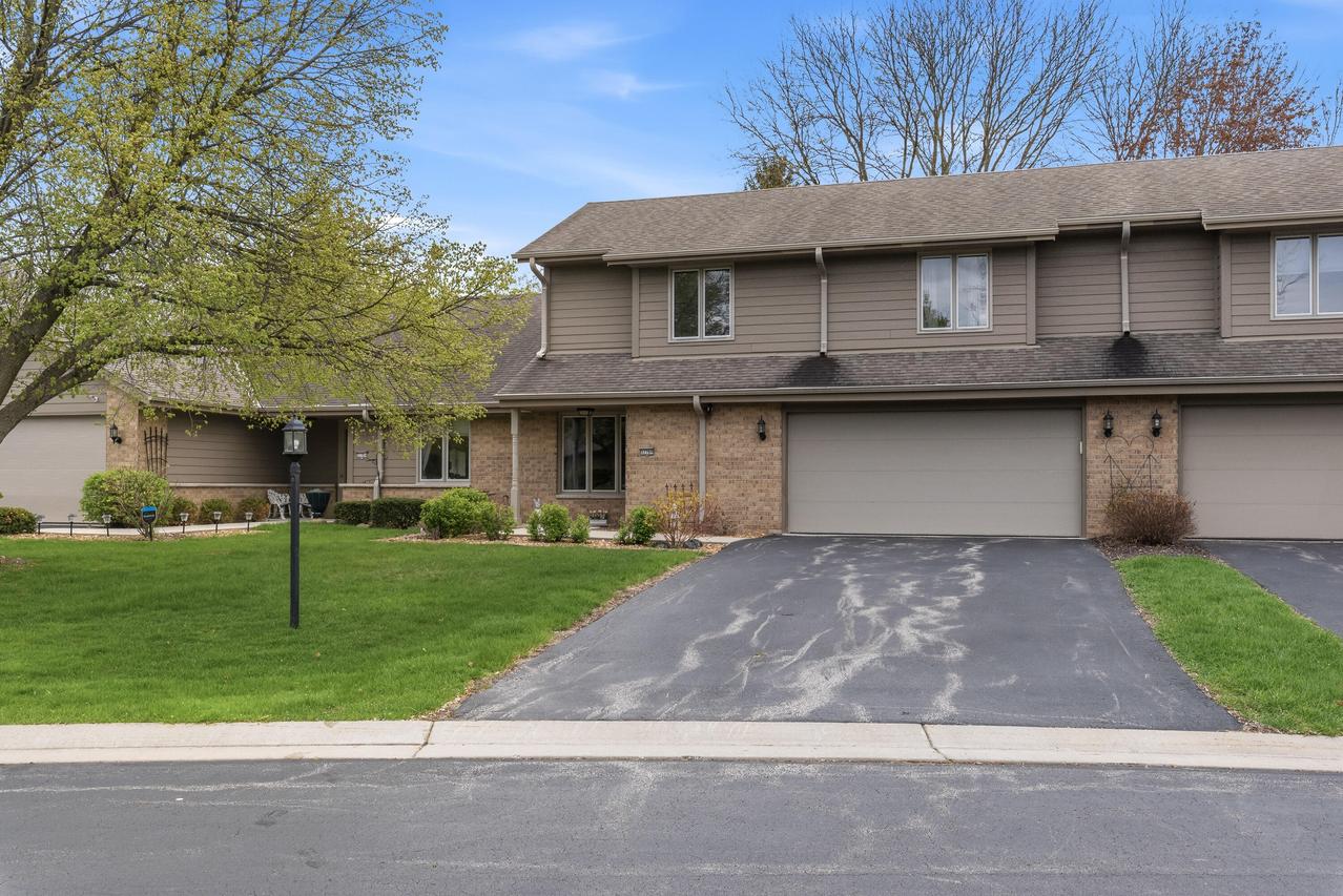 3770 Klondike Ct #B, Brookfield, WI 53045