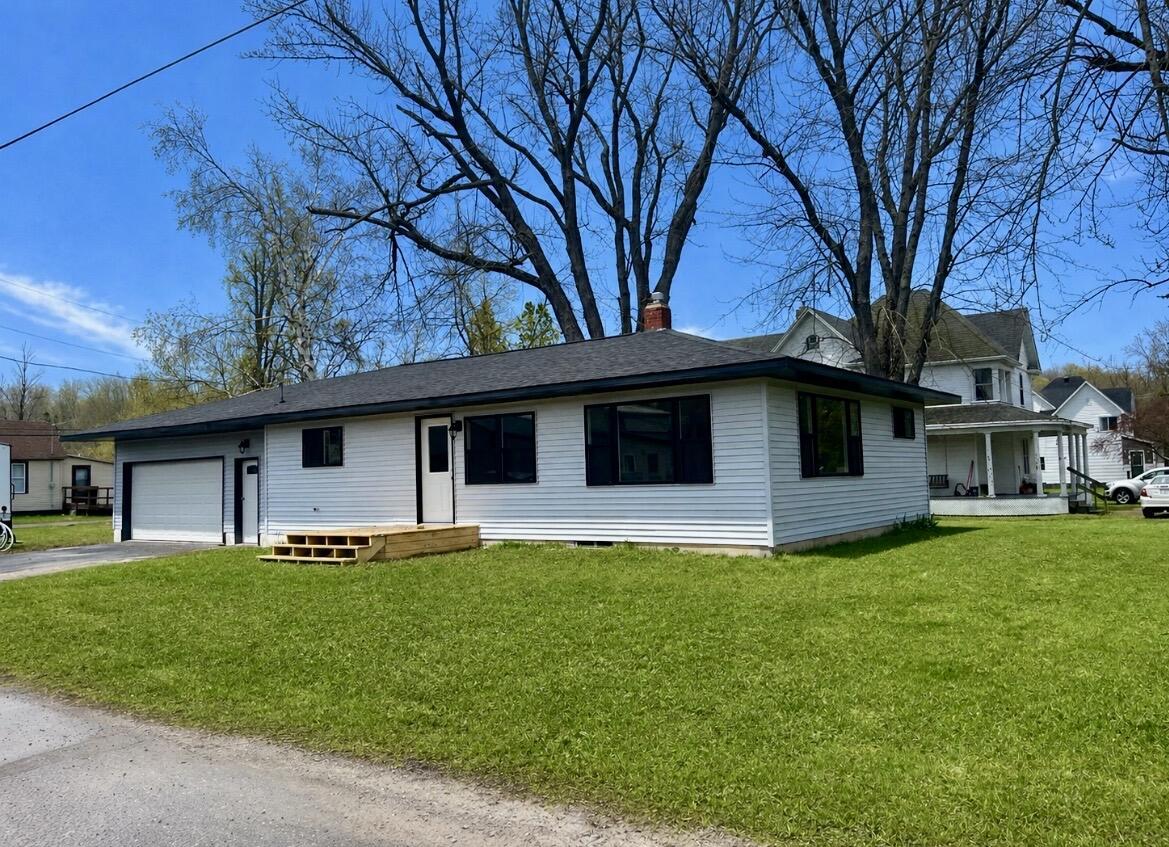 1786 Oconto Ave, Wabeno, WI 54566