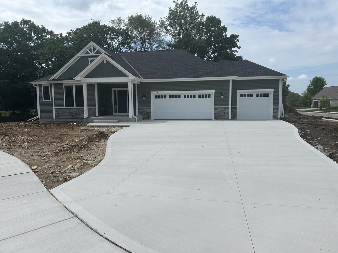 1733 Palmer Ct, Hartford, WI 53027
