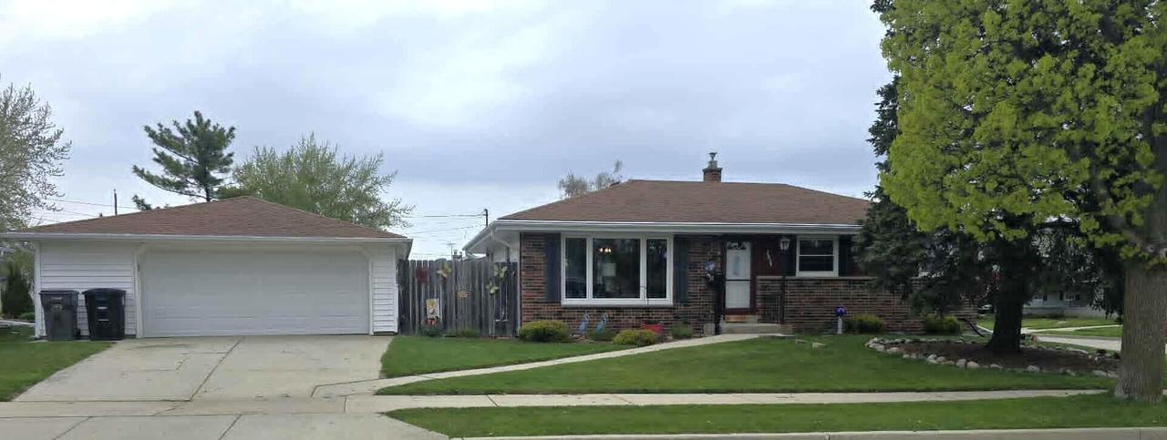 2834 E Eaton Ln, Cudahy, WI 53110