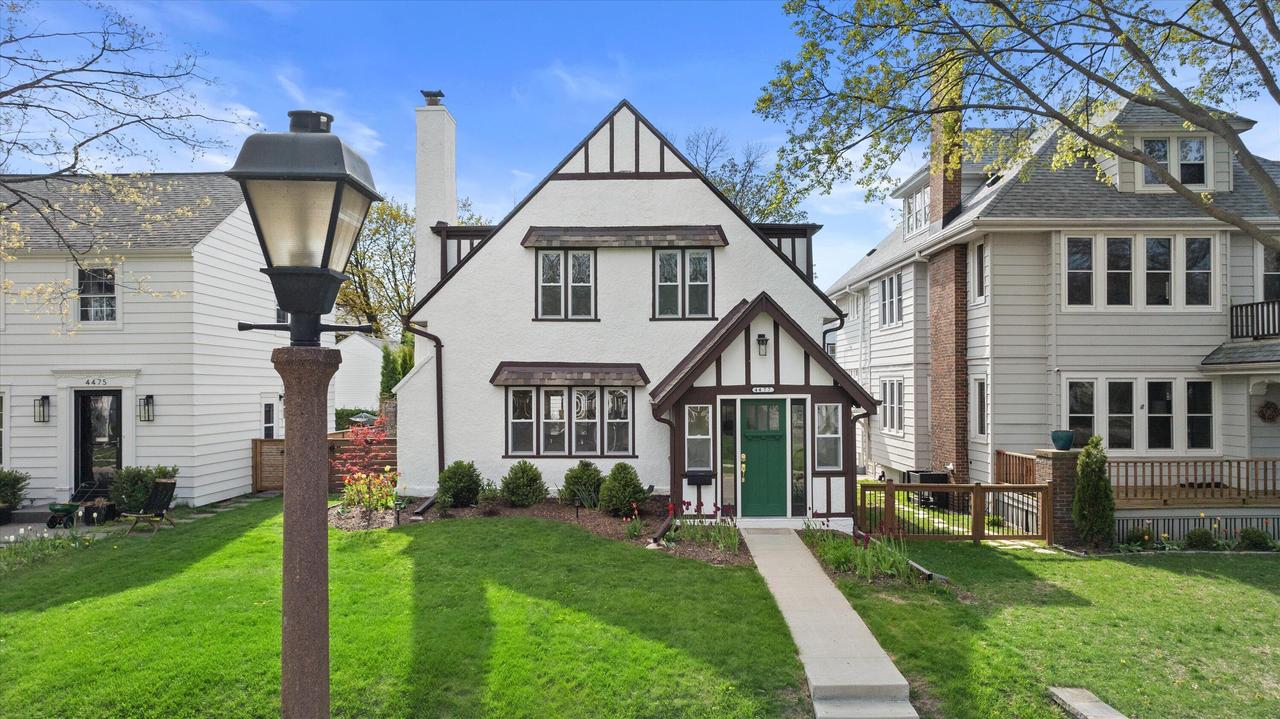4477 N Murray Ave, Shorewood, WI 53211
