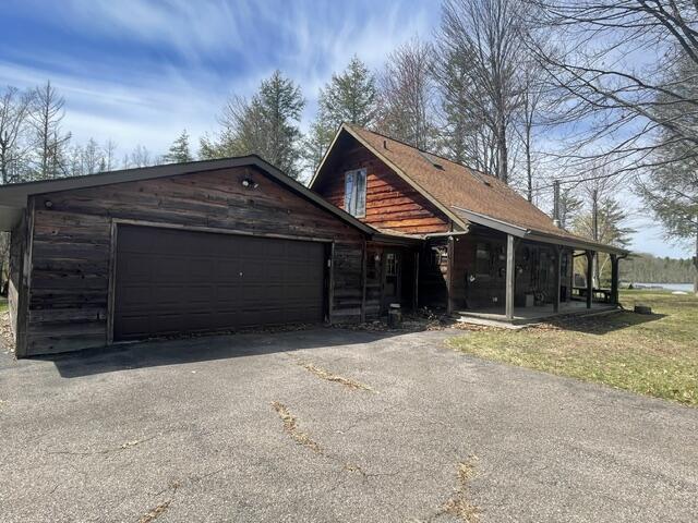 12631 E Mccomb Lake, Mountain, WI 54149
