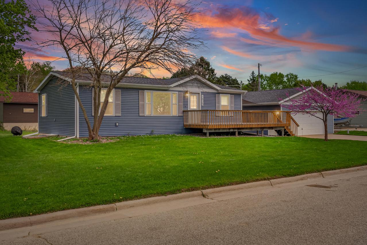 1525 Holley St, Holmen, WI 54636