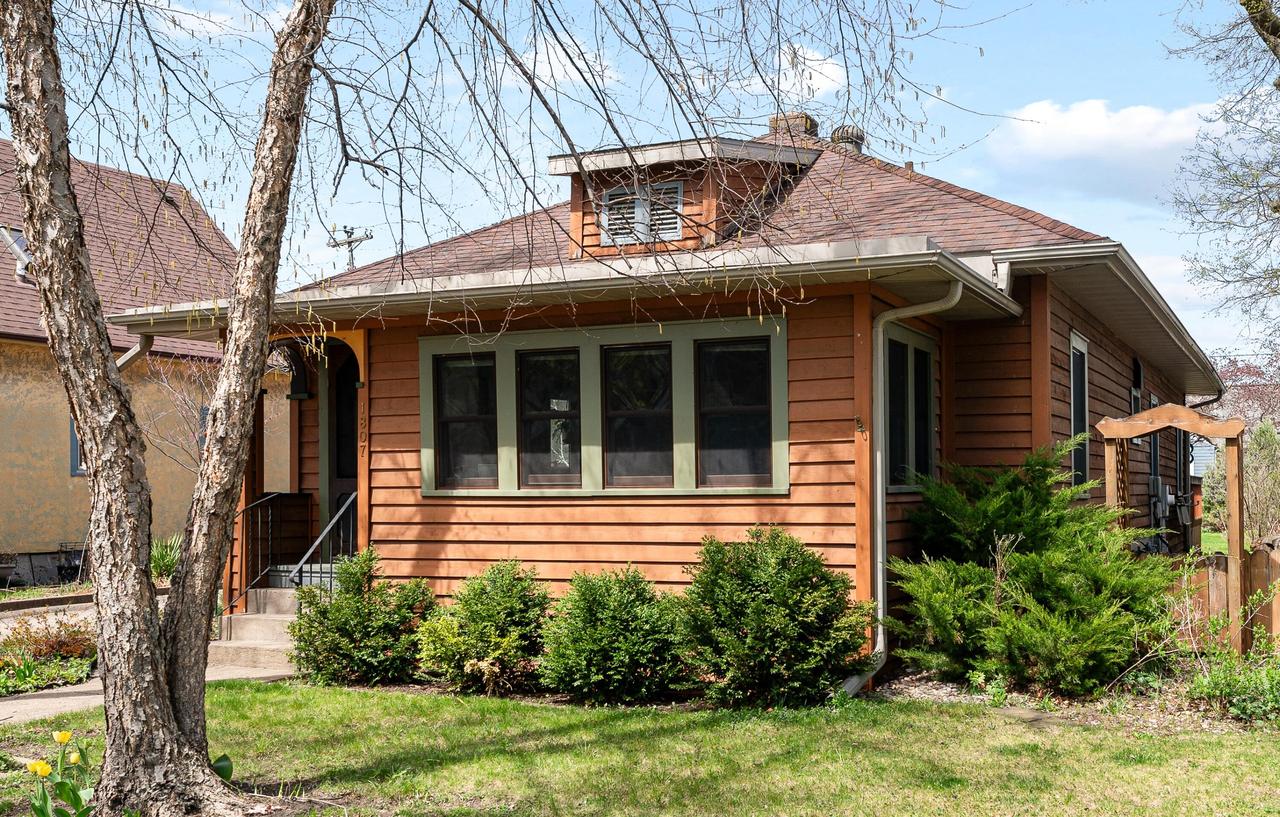 1807 Madison St, La Crosse, WI 54601