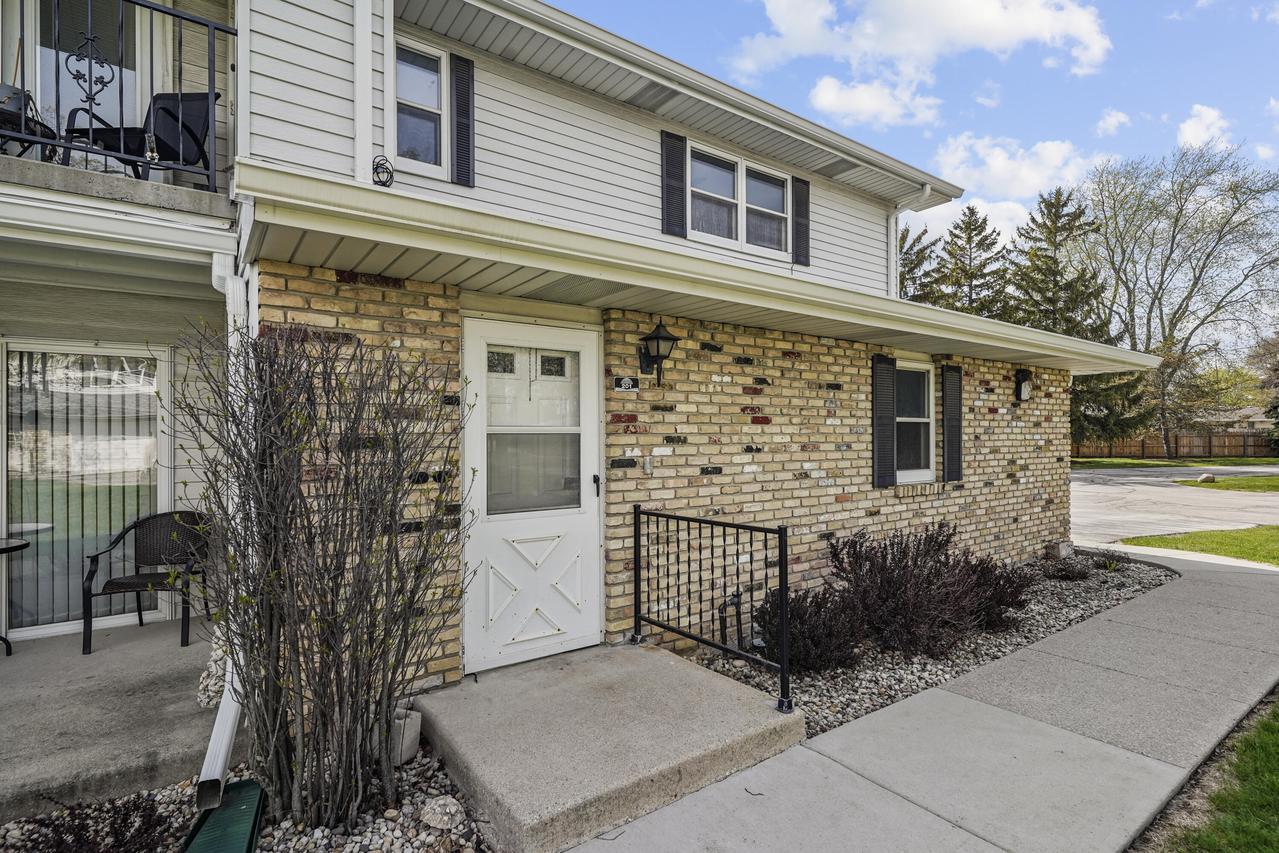 8631 31st Ct #201, Kenosha, WI 53142