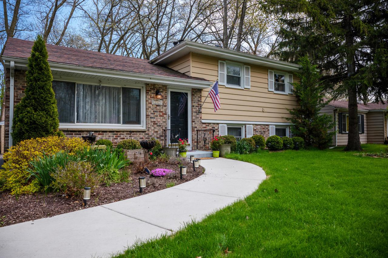 11425 8th Ave, Pleasant Prairie, WI 53158